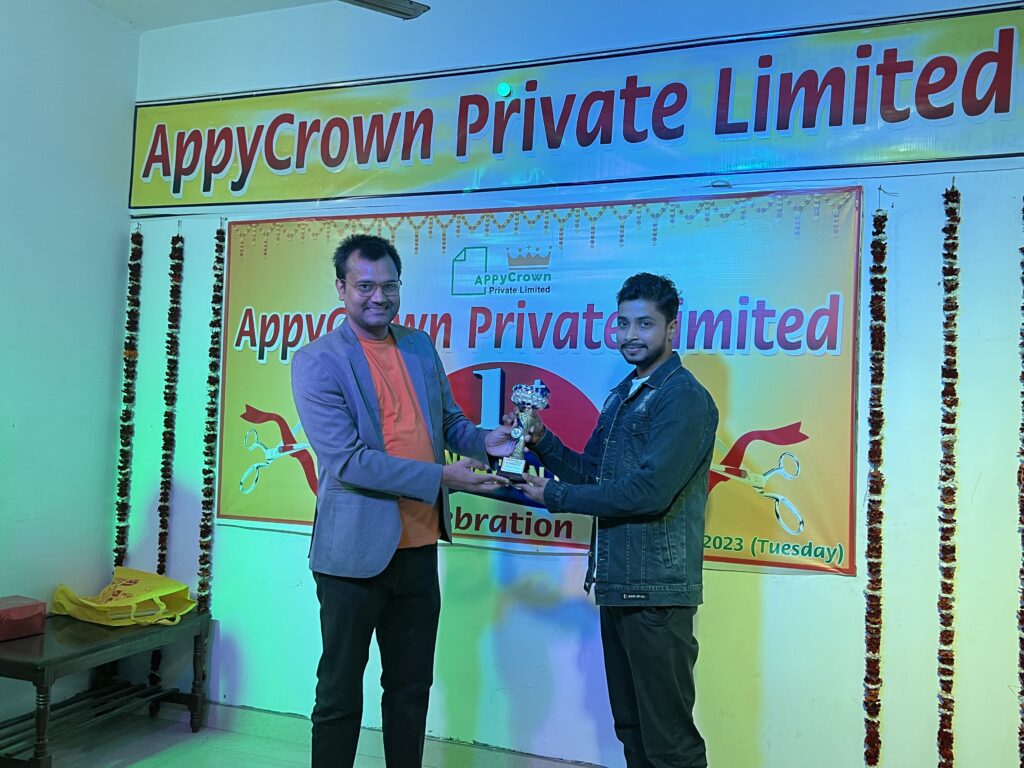 AppyCrowns-Star-of-the-year-2022-Shubham-at-1st-Foundation-day